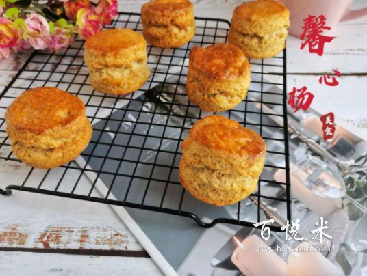 烘焙新手零失敗的全麥面司康，制作簡單，半個(gè)小時(shí)就能完成的西式甜點(diǎn)